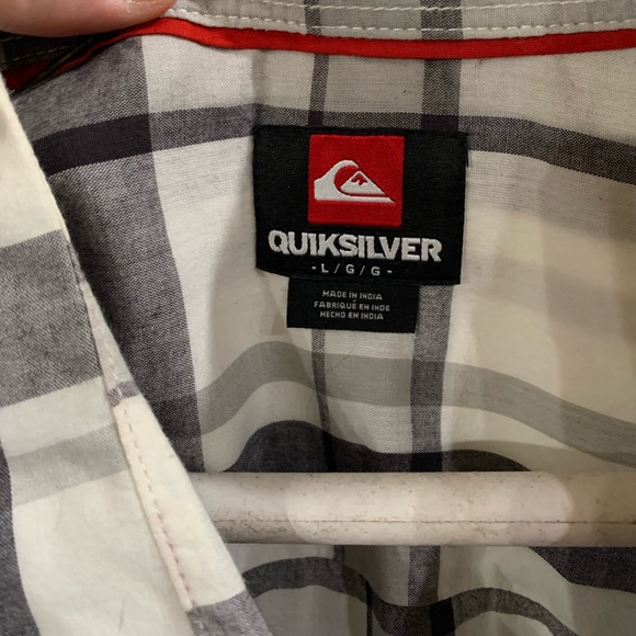 Quicksilver men’s button down short sleeve. Size L - Picture 2 of 2